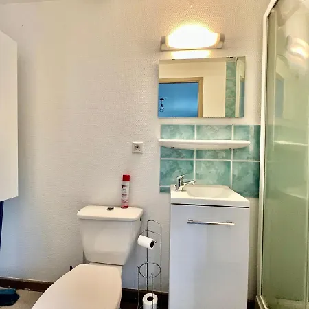 Notre Dame Apartment *